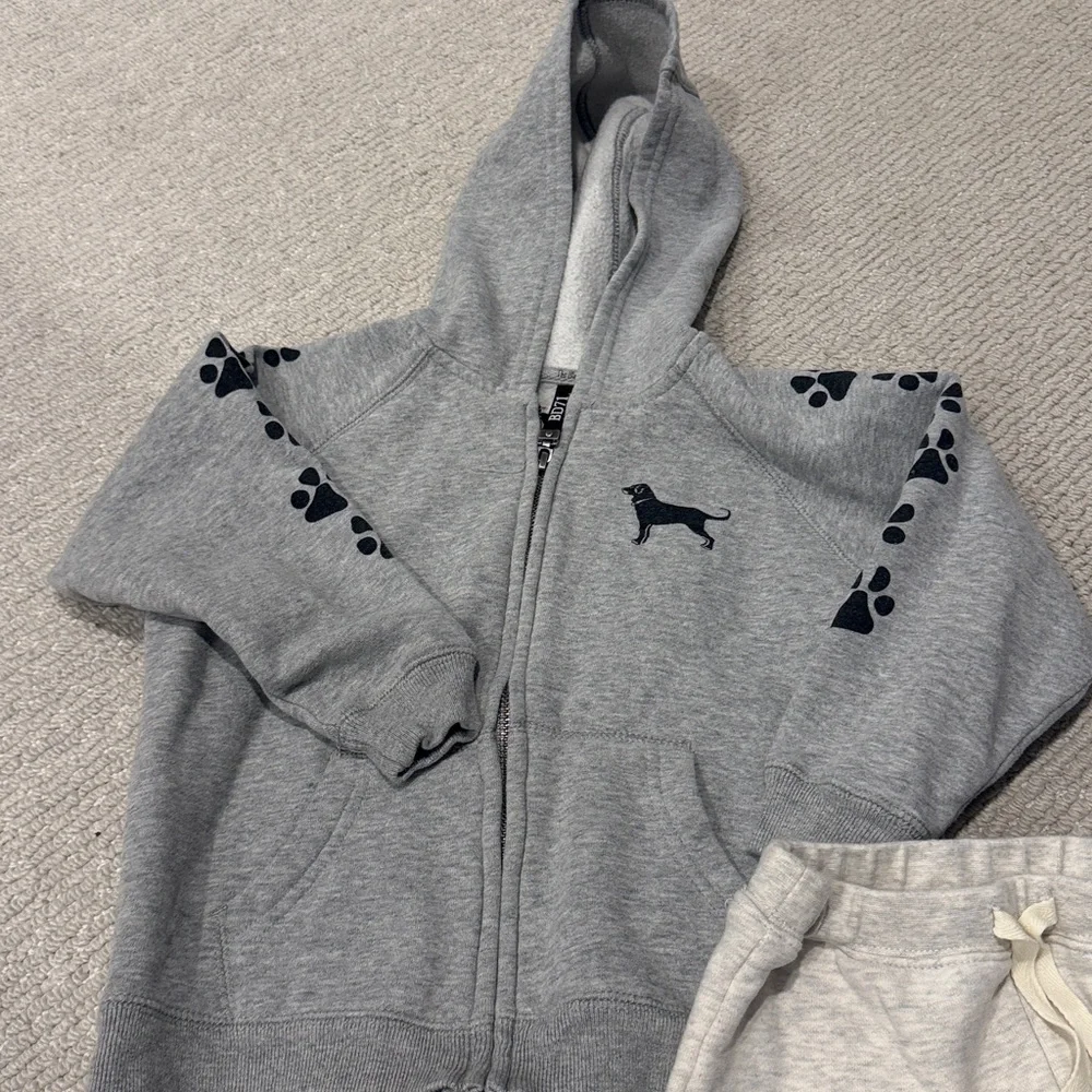 The black dog Martha’s Vineyard sweatshirt and sweatpants - Picture 2 of 8